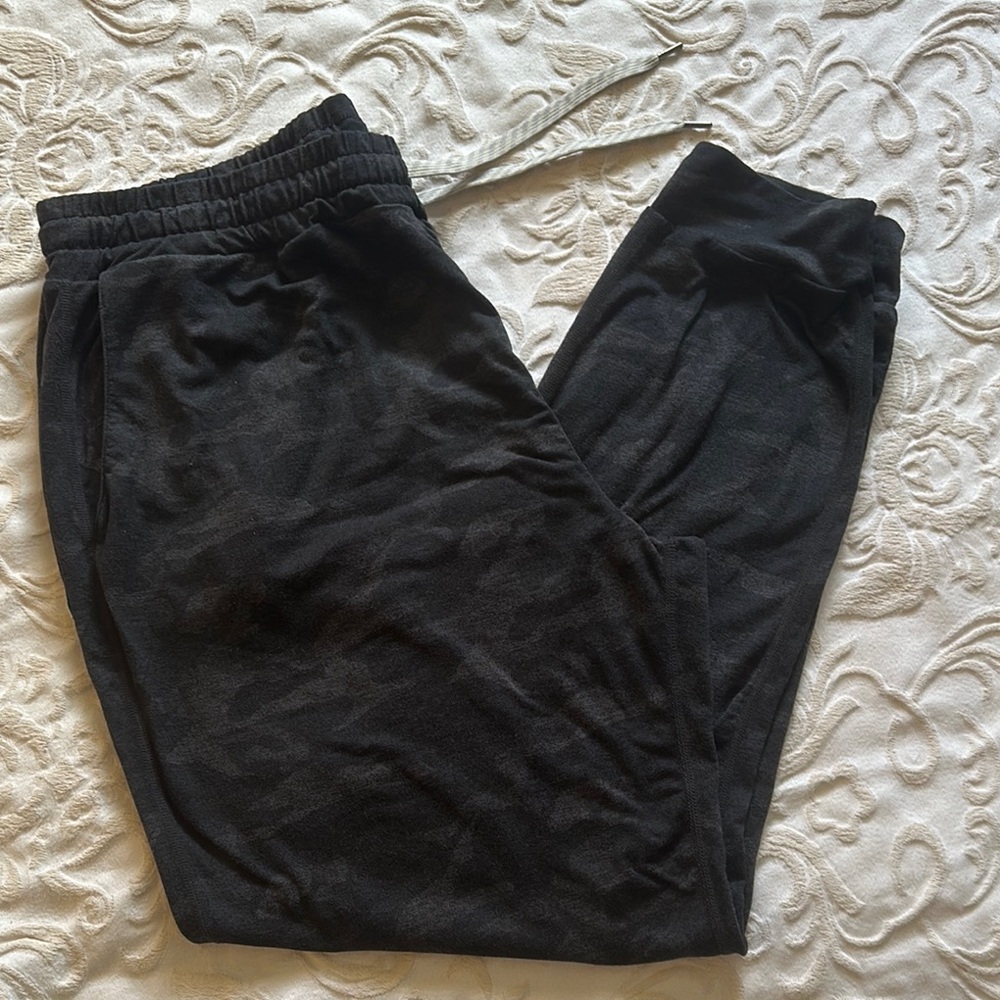 VUORI Pants Women Camouflage Size X-large